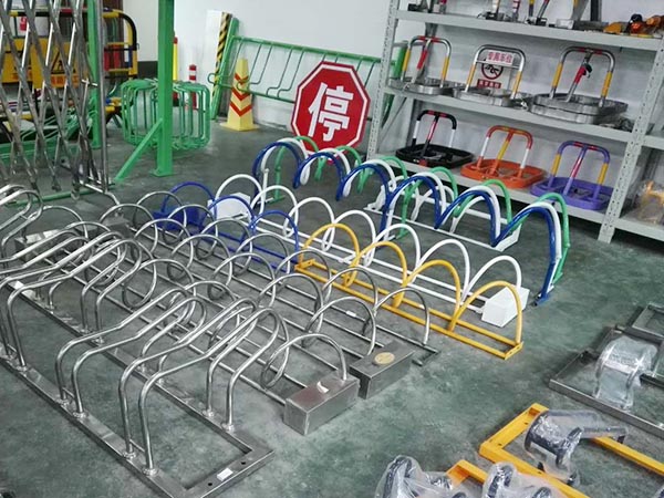 非機動(dòng)車(chē)停車(chē)架樣品間