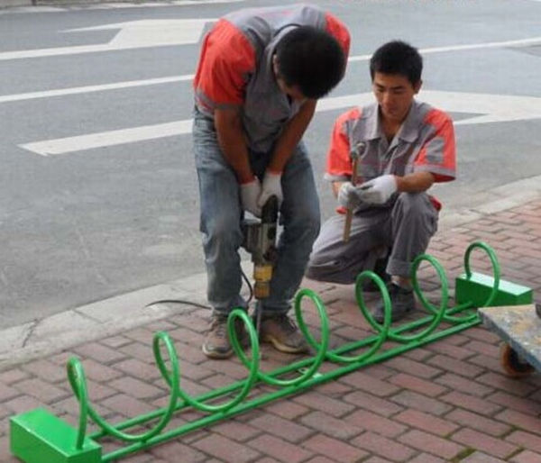非機(jī)動(dòng)車停車架規(guī)范停車秩序